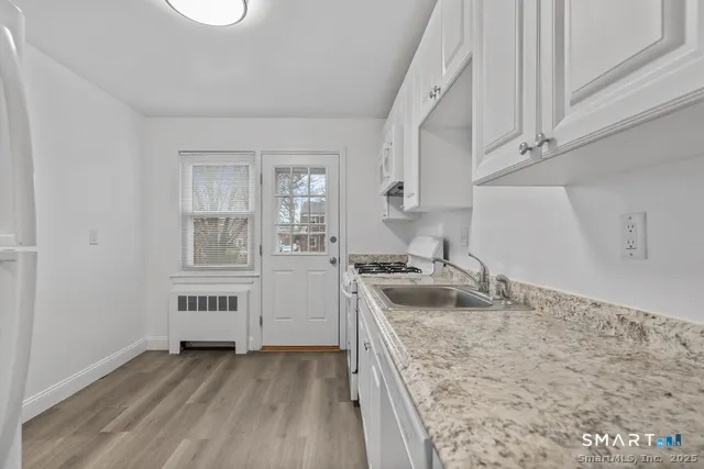 $1,989 | 106 Blachley Road, Unit B, Stamford, CT 06902