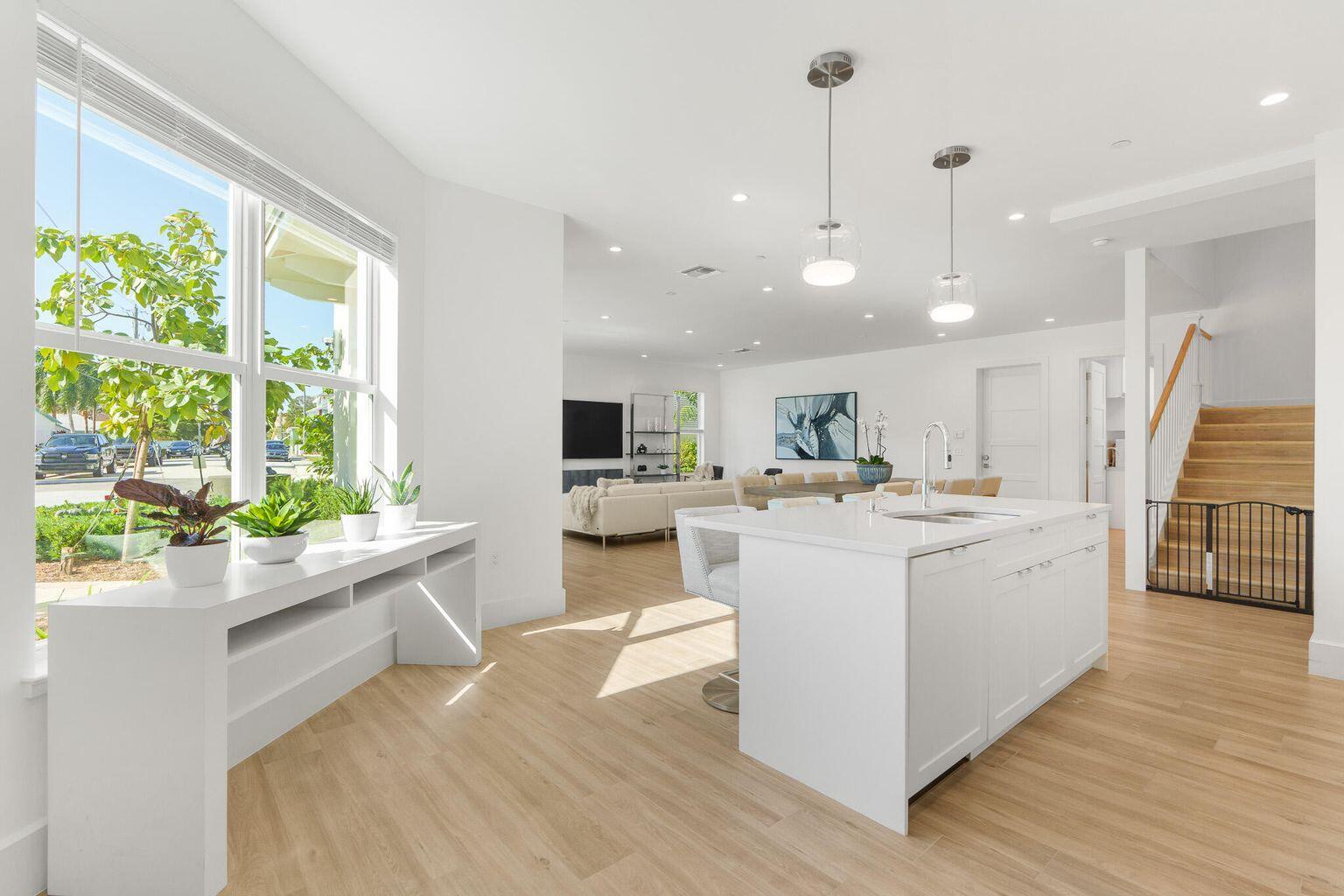 55 Southeast Seminole Street, Unit A Stuart, FL 34994 - Photo 11 of 129 55 SE Seminole Street A 12