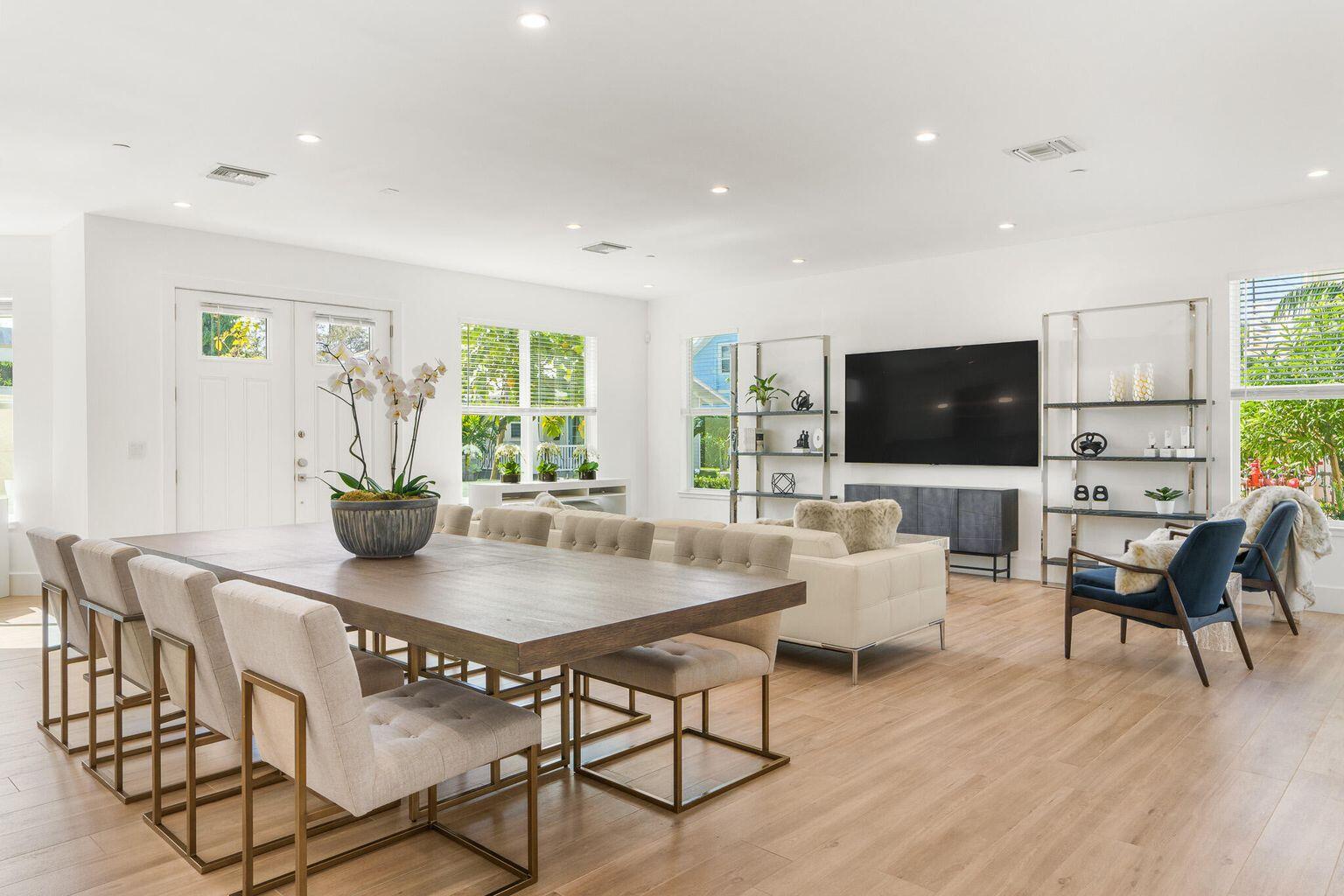 55 Southeast Seminole Street, Unit A Stuart, FL 34994 - Photo 2 of 129 55 SE Seminole Street A 3