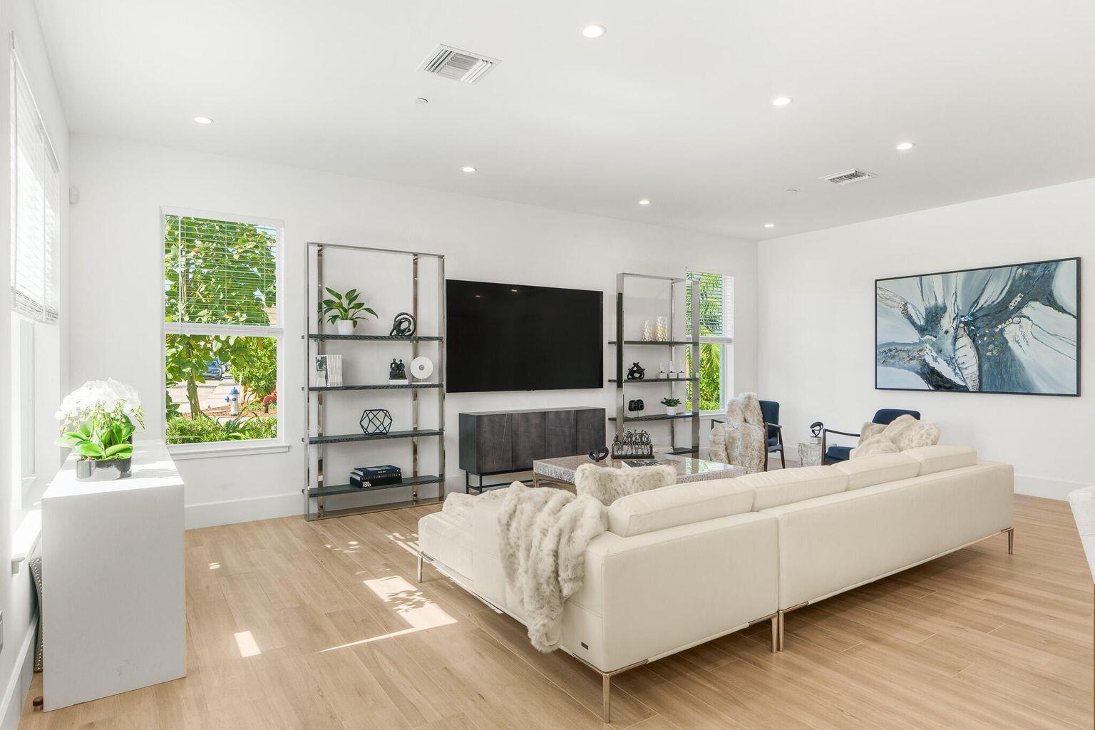 55 Southeast Seminole Street, Unit A Stuart, FL 34994 - Photo 23 of 129 55 SE Seminole Street A 24