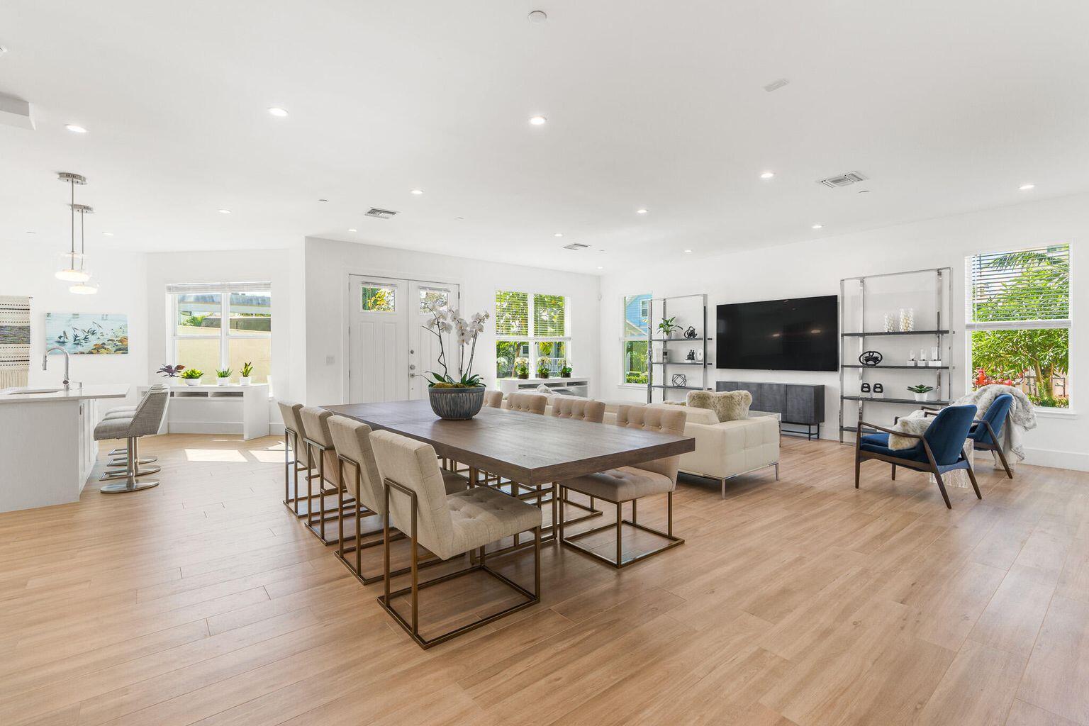 55 Southeast Seminole Street, Unit A Stuart, FL 34994 - Photo 3 of 129 55 SE Seminole Street A 4