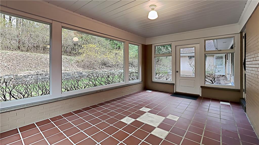 51 Newgate Road Pittsburgh, PA 15202 - Photo 18 of 25 3 Season Sun Room