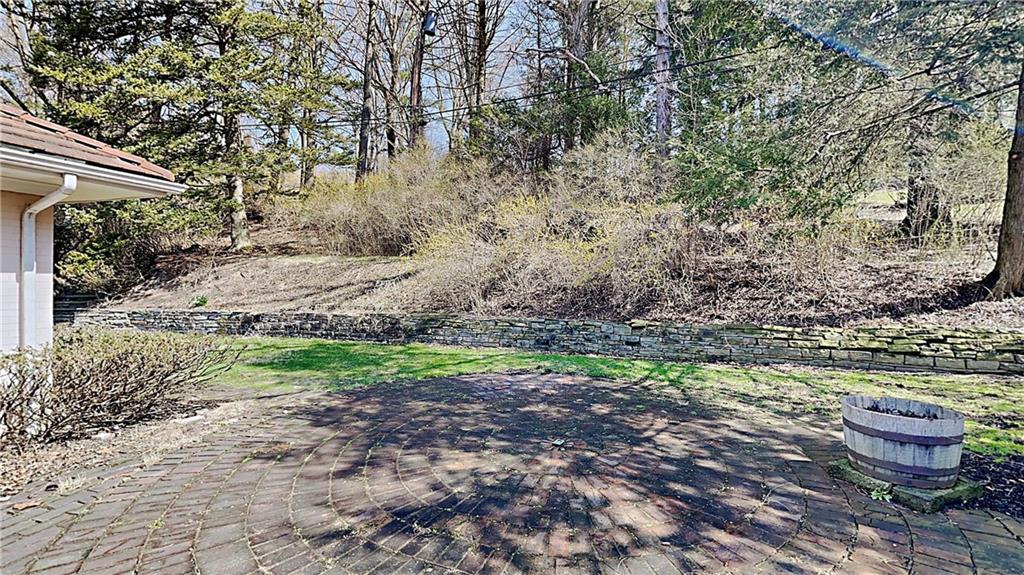 51 Newgate Road Pittsburgh, PA 15202 - Photo 21 of 25 Patio