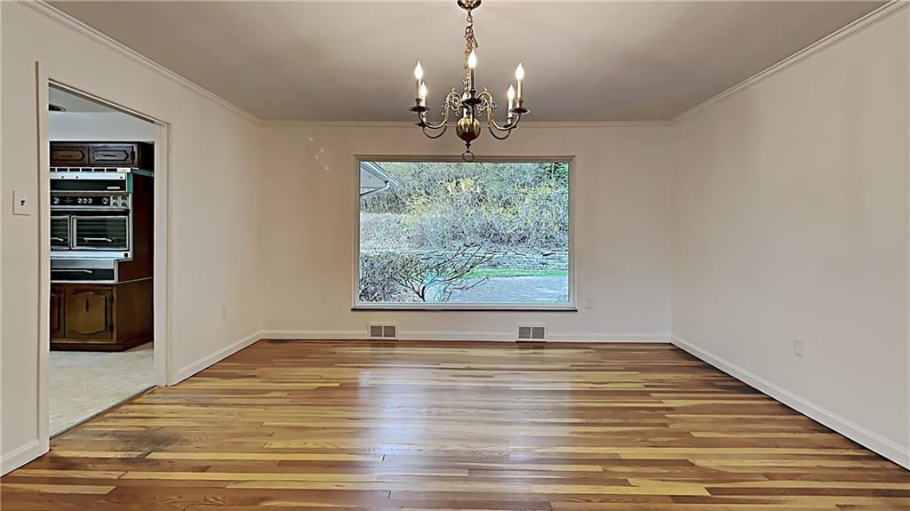 51 Newgate Road Pittsburgh, PA 15202 - Photo 4 of 25 Dining Room