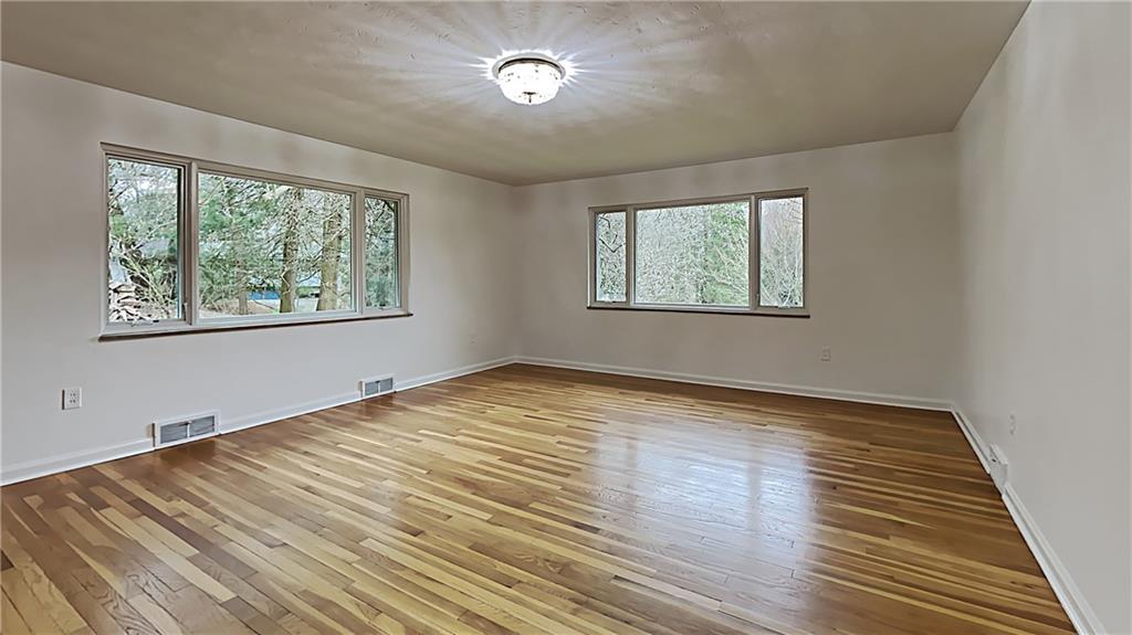 51 Newgate Road Pittsburgh, PA 15202 - Photo 8 of 25 Master Bedroom