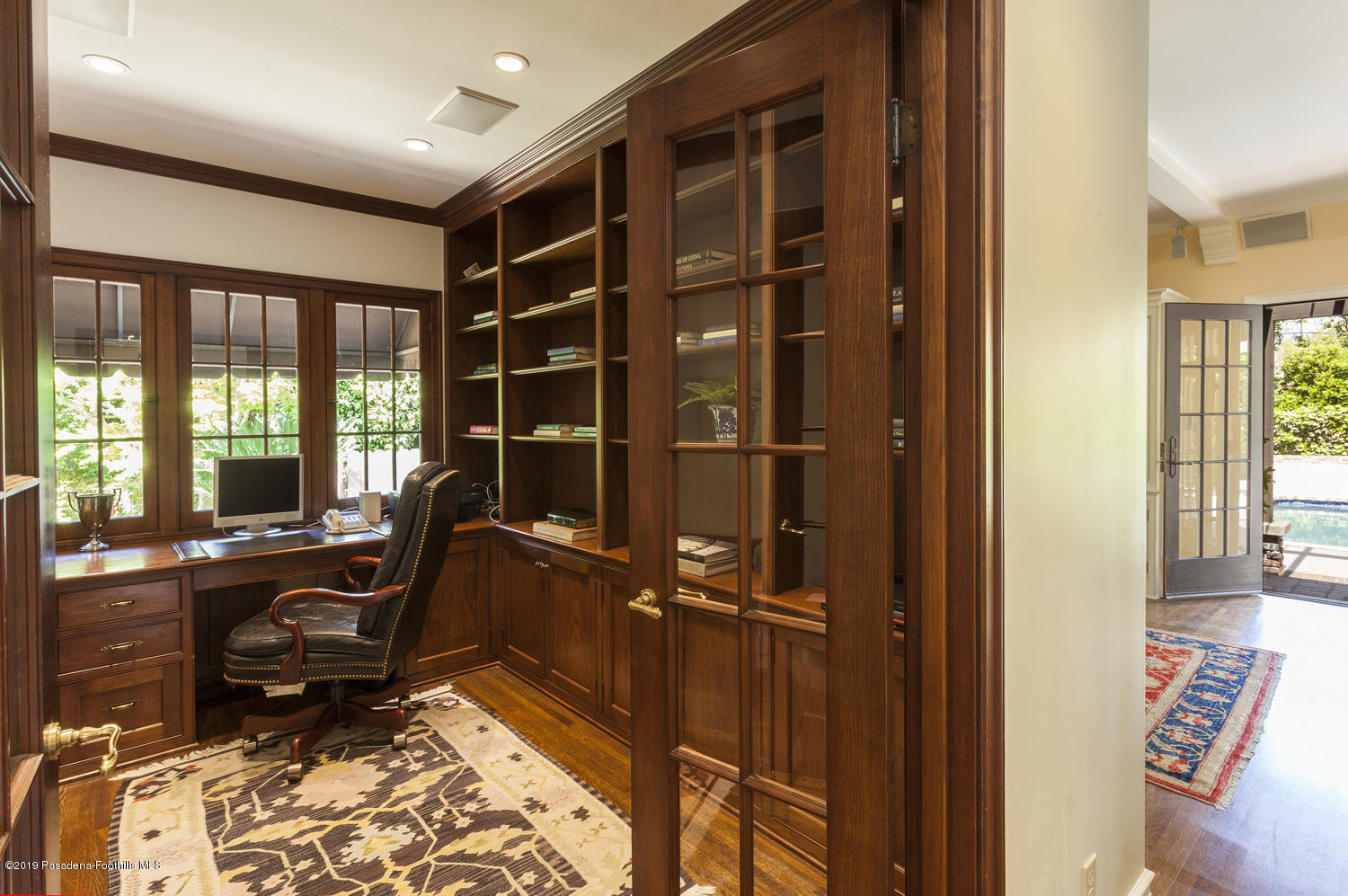 884 South Arroyo Boulevard Pasadena, CA 91105 - Photo 11 of 33 34