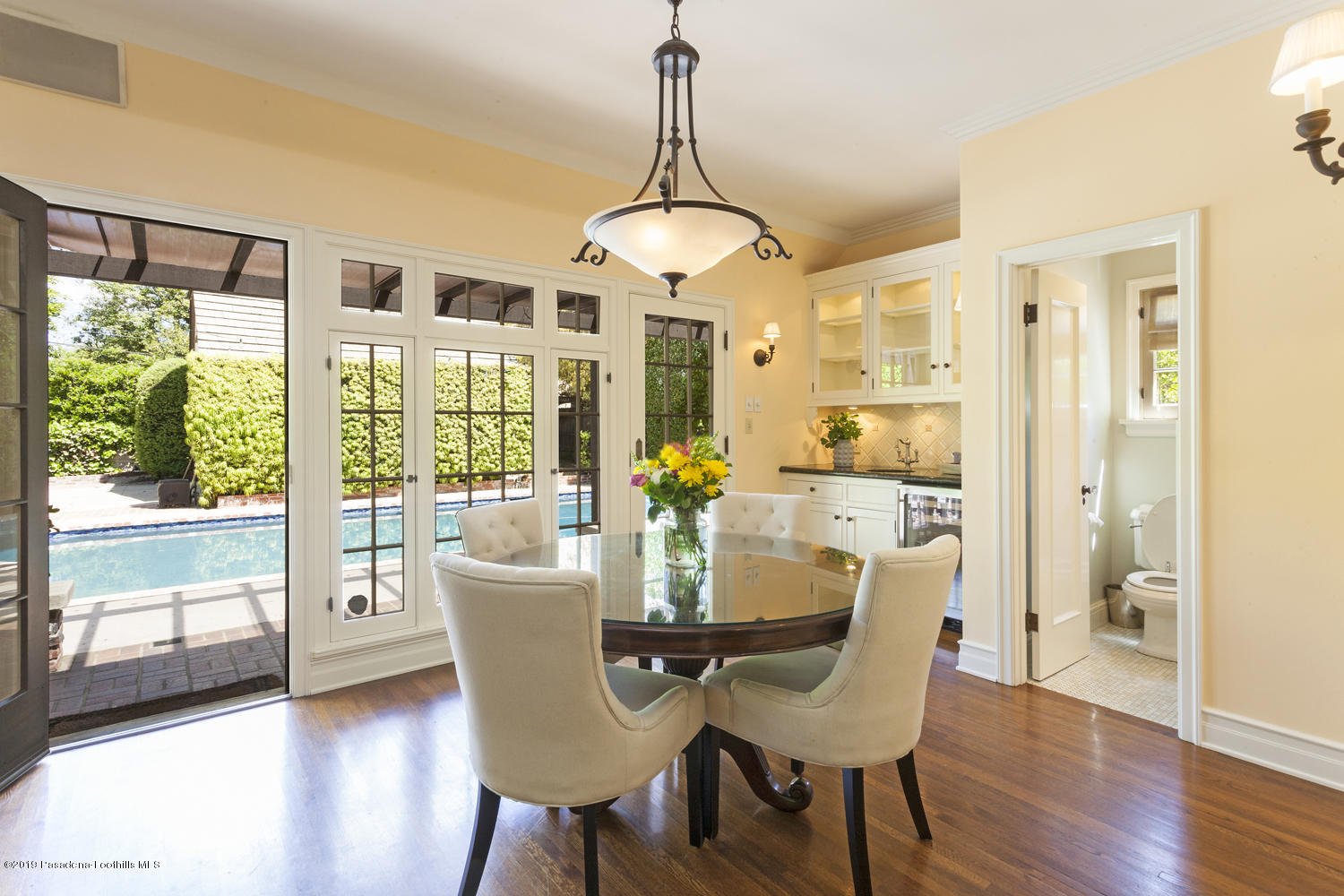 884 South Arroyo Boulevard Pasadena, CA 91105 - Photo 15 of 33 36