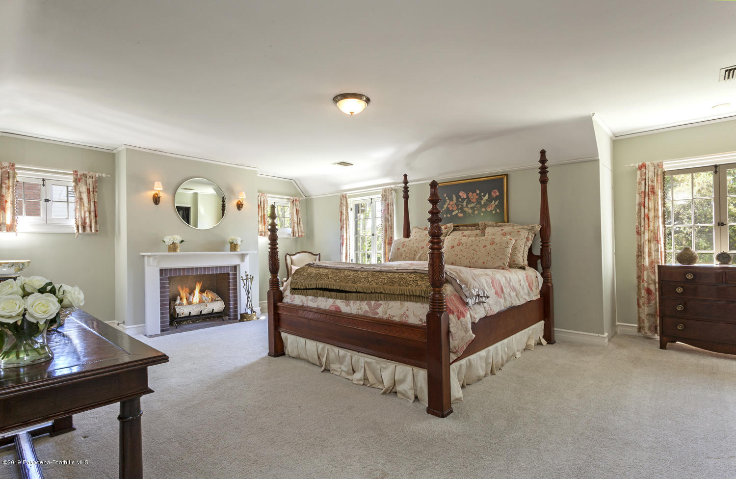 884 South Arroyo Boulevard Pasadena, CA 91105 - Photo 19 of 33 23