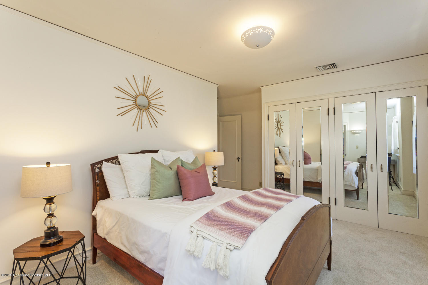 884 South Arroyo Boulevard Pasadena, CA 91105 - Photo 21 of 33 26