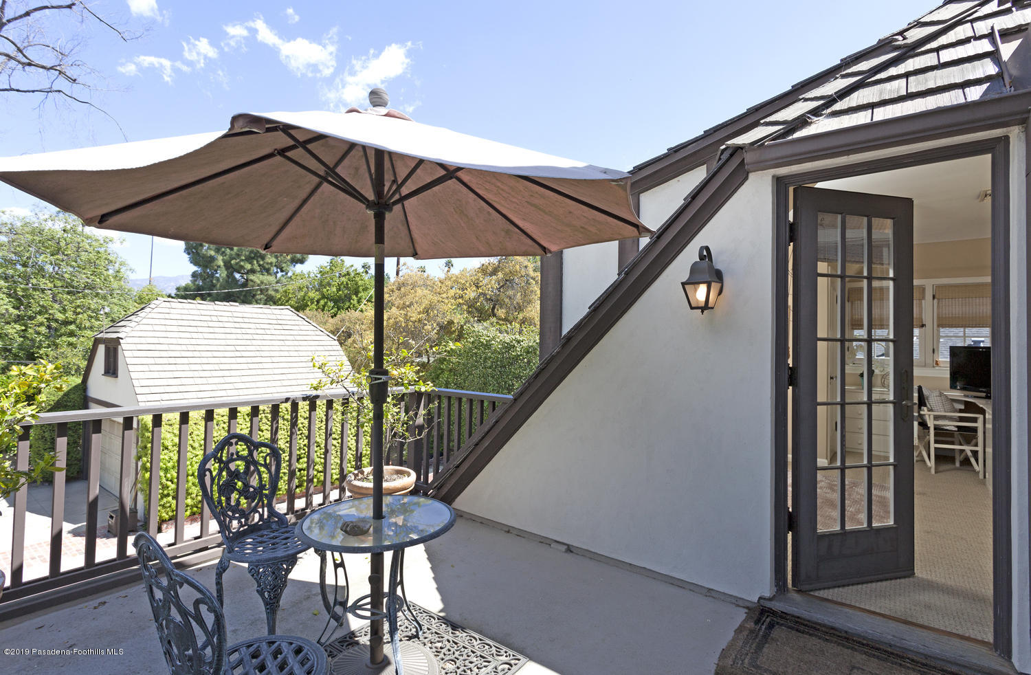 884 South Arroyo Boulevard Pasadena, CA 91105 - Photo 26 of 33 31