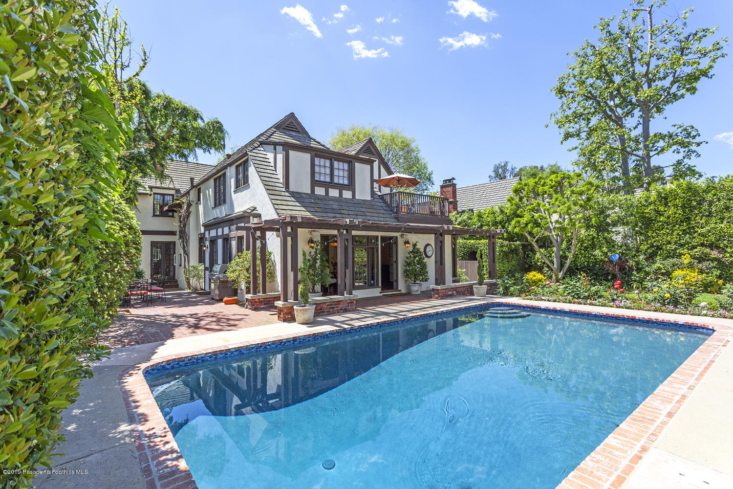 884 South Arroyo Boulevard Pasadena, CA 91105 - Photo 28 of 33 55