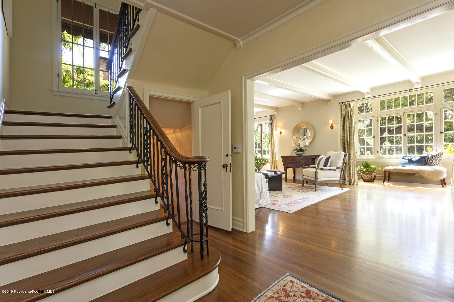 884 South Arroyo Boulevard Pasadena, CA 91105 - Photo 6 of 33 18