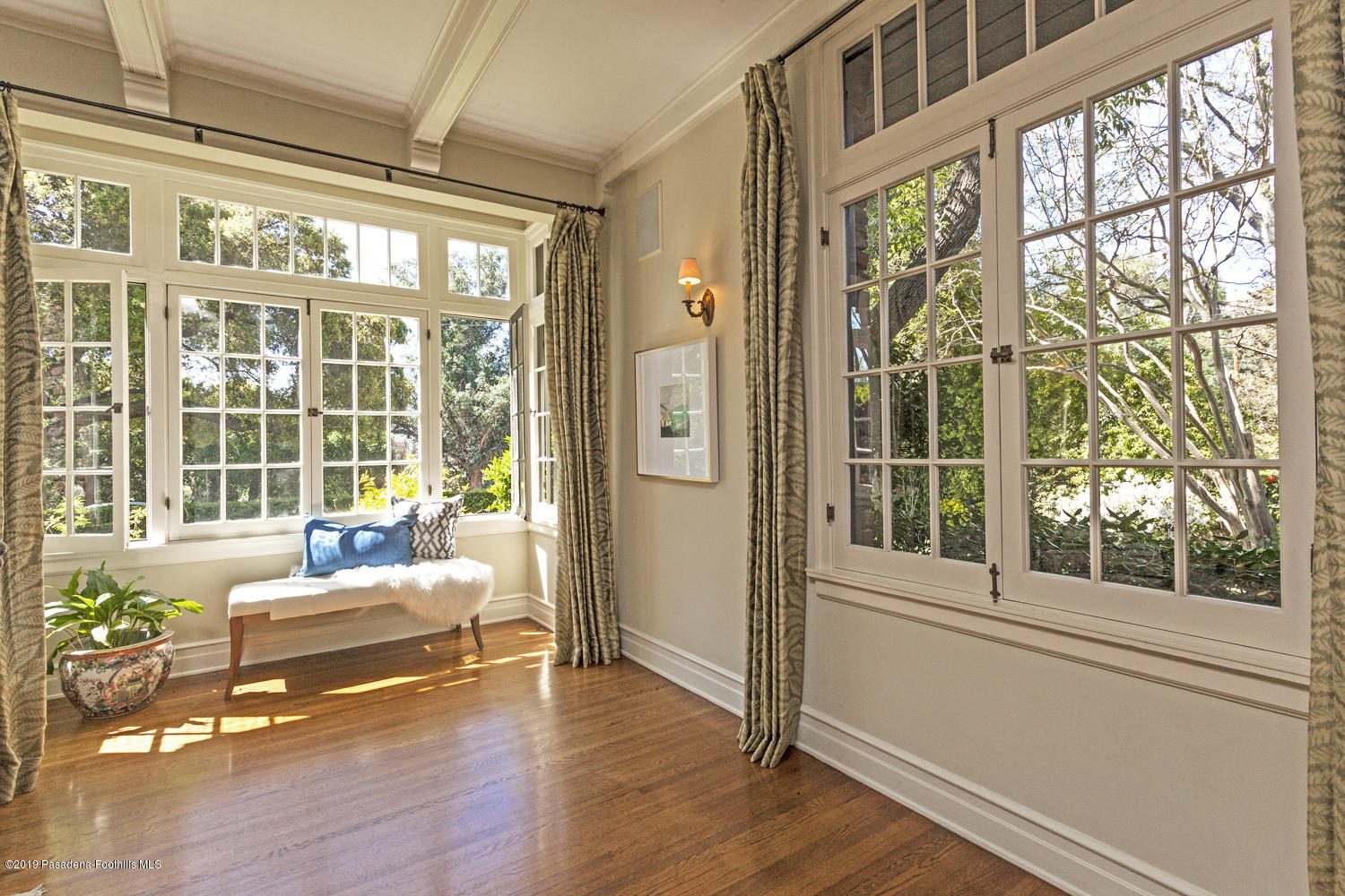 884 South Arroyo Boulevard Pasadena, CA 91105 - Photo 8 of 33 19