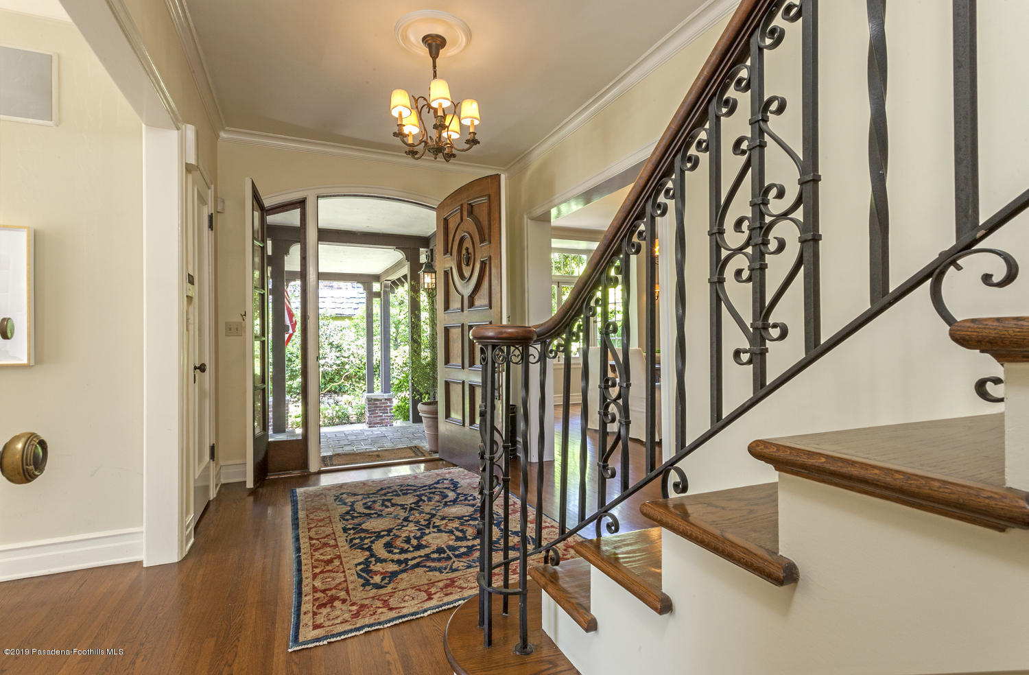 884 South Arroyo Boulevard Pasadena, CA 91105 - Photo 9 of 33 33