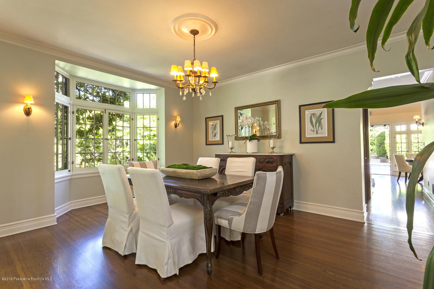 884 South Arroyo Boulevard Pasadena, CA 91105 - Photo 10 of 33 16