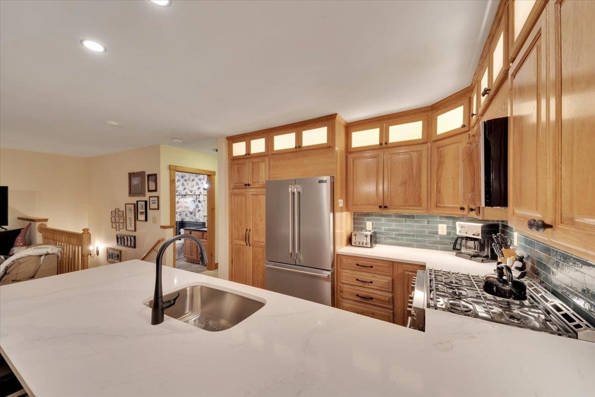 126 Bridge Road, Unit 375 Jay, VT 05859 - Photo 3 of 33