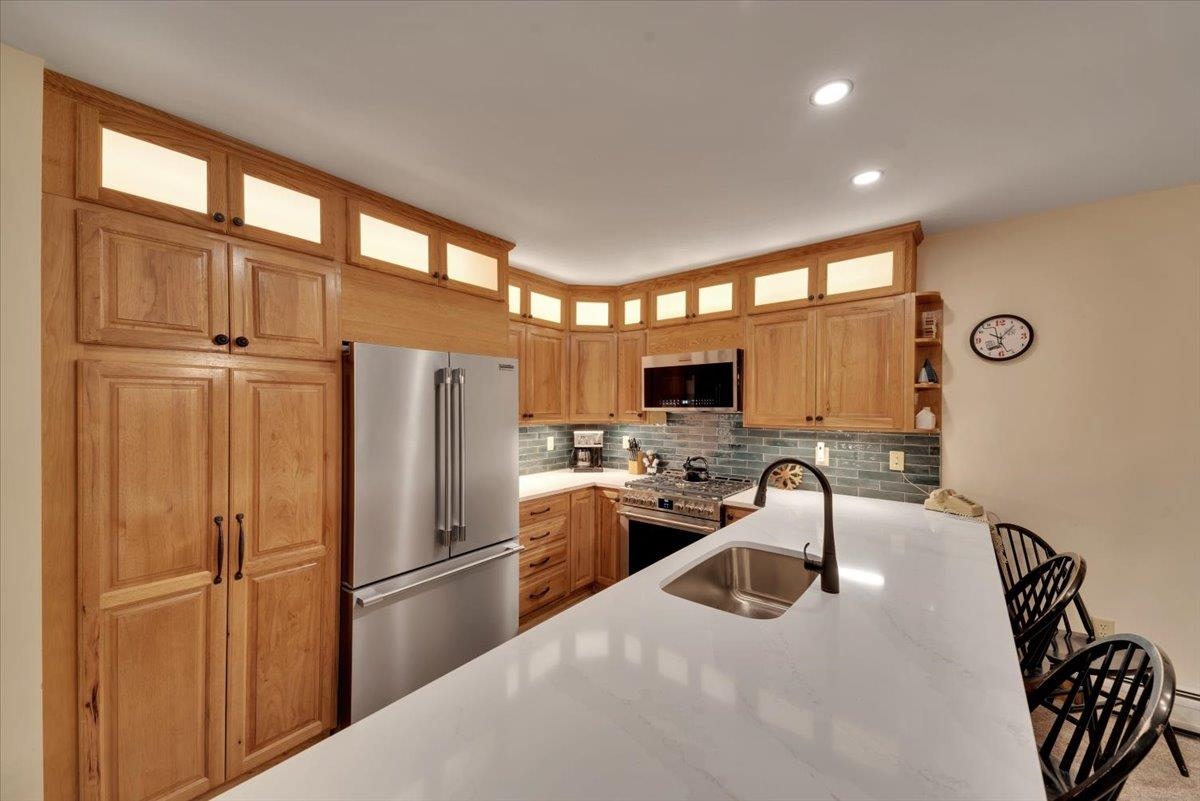 126 Bridge Road, Unit 375 Jay, VT 05859 - Photo 4 of 33