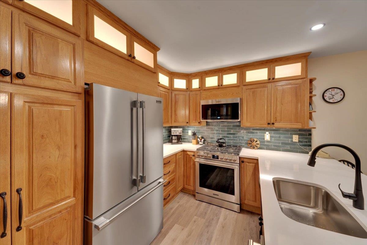 126 Bridge Road, Unit 375 Jay, VT 05859 - Photo 5 of 33