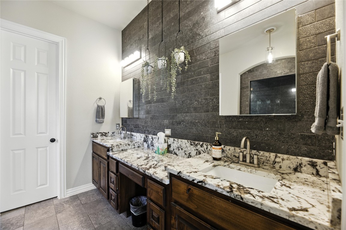 5305 Green Thread Trail Spicewood, TX 78669 - Photo 14 of 40