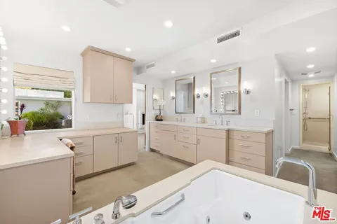$2,749,000 | 3300 Red Rose Drive, Encino, CA 91436