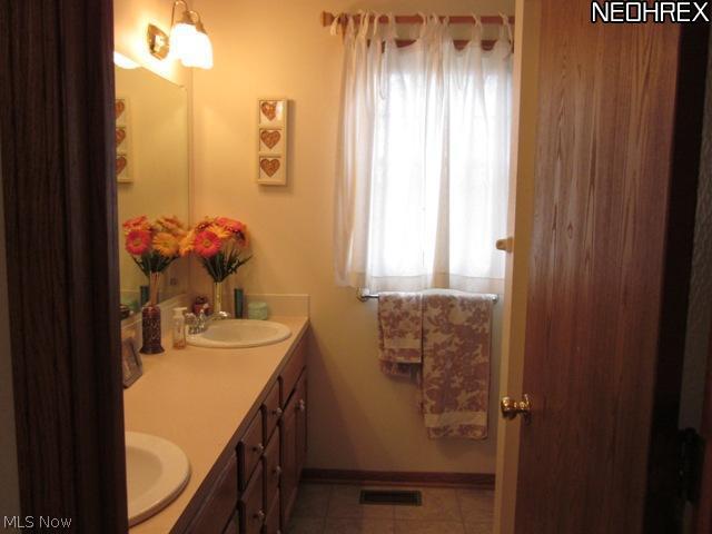 8836 Cable Line Road Ravenna, OH 44266 - Photo 10 of 17