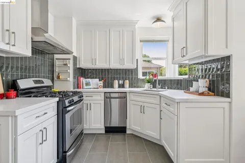 $869,000 | 264 Marlow Drive, Oakland, CA 94605