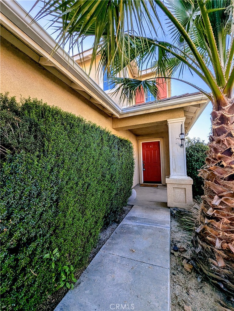44601 Crestwood Circle Temecula, CA 92592 - Photo 3 of 46 a front view of a house with balcony