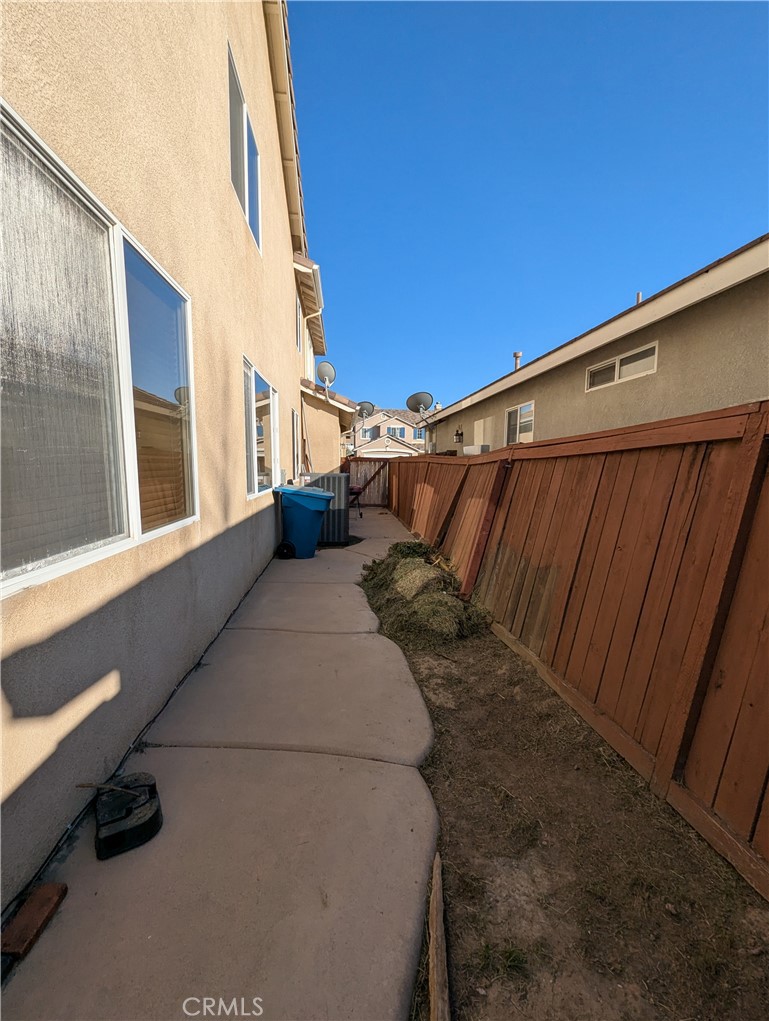 44601 Crestwood Circle Temecula, CA 92592 - Photo 44 of 46 a view of a back yard of the house