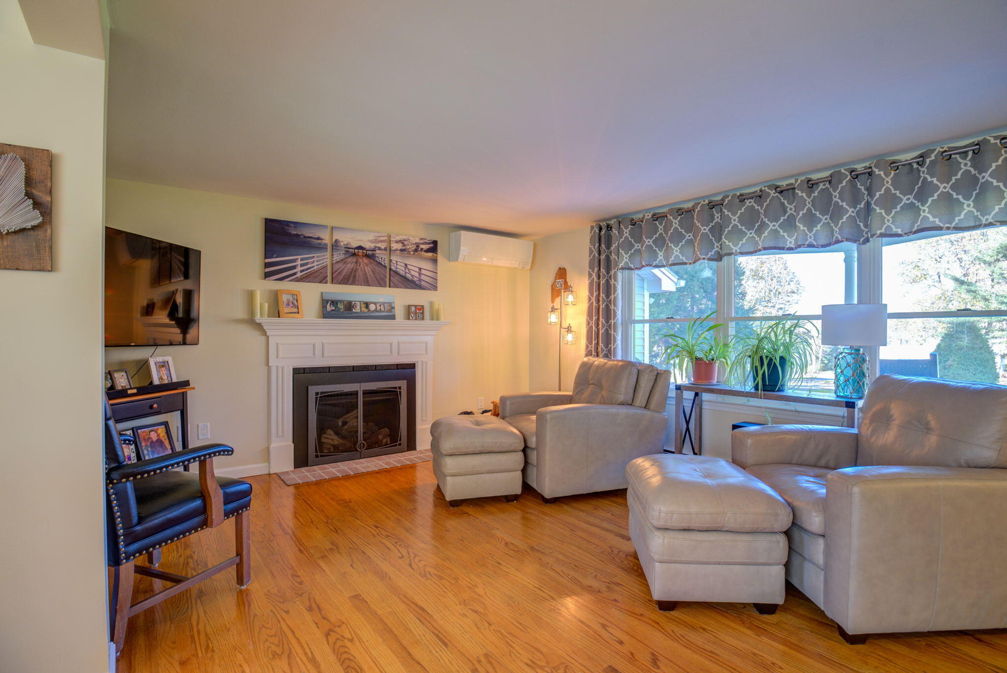 46 Woodside Meadow Road York, ME 03909 - Photo 9 of 51 Living Room