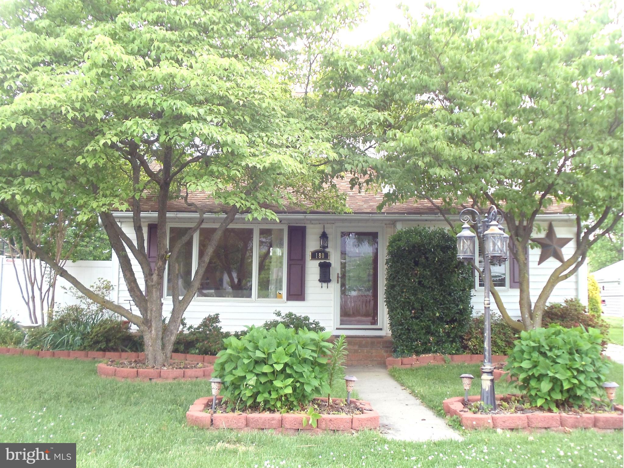 180 Chelsea Road Pasadena, MD 21122 - Photo 26 of 30 Beautiful gardens! Excellent curb appeal!