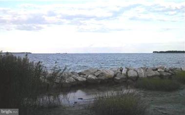 180 Chelsea Road Pasadena, MD 21122 - Photo 28 of 30 Community Beach