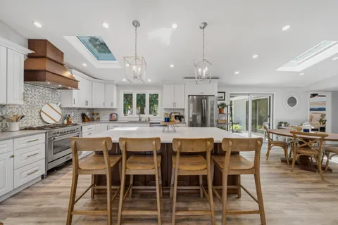 $825,000 | 860 Trails End Drive, Fontana, WI 53125