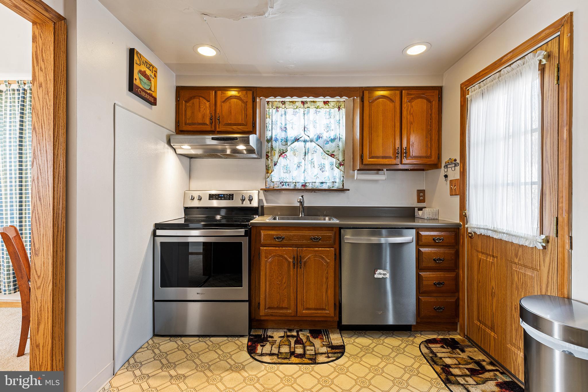 713 Braxton Road Ridley Park, PA 19078 - Photo 12 of 26 Gallery Image 12