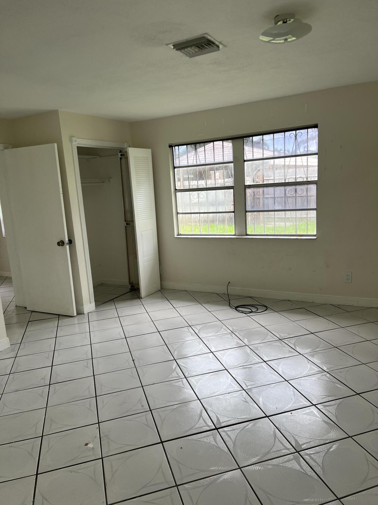 4988 Ohio Road Lake Worth, FL 33463 - Photo 7 of 14 IMG_4726