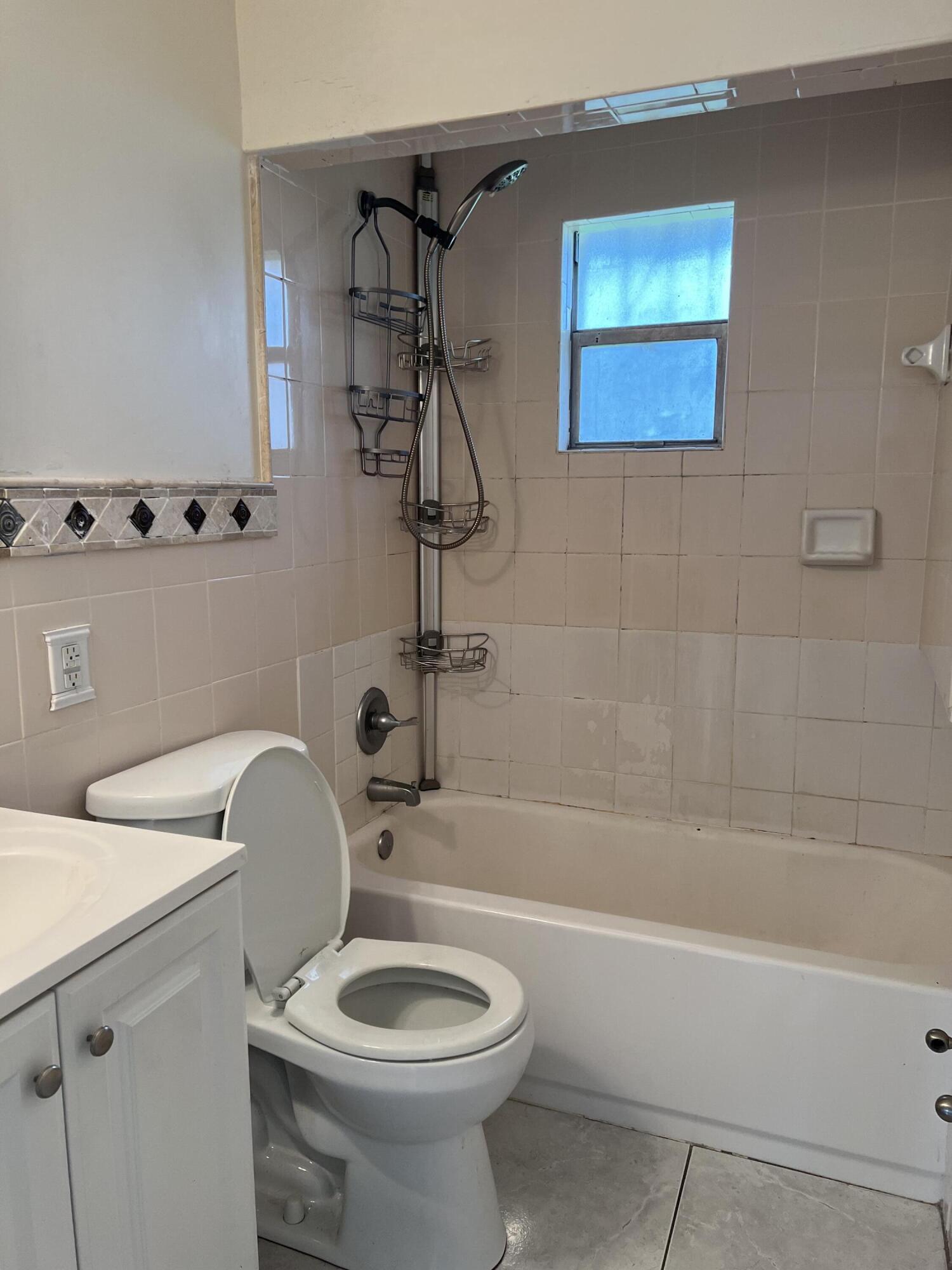 4988 Ohio Road Lake Worth, FL 33463 - Photo 8 of 14 IMG_4725