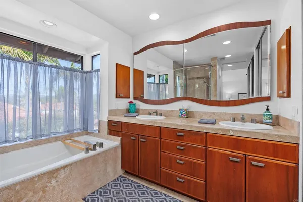 $1,790,000 | 1990 Avenida La Posta, Encinitas, CA 92024