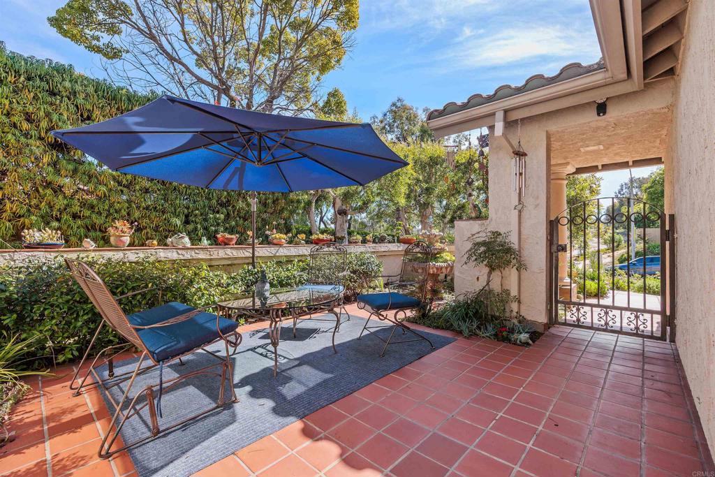 1990 Avenida La Posta Encinitas, CA 92024 - Photo 4 of 29