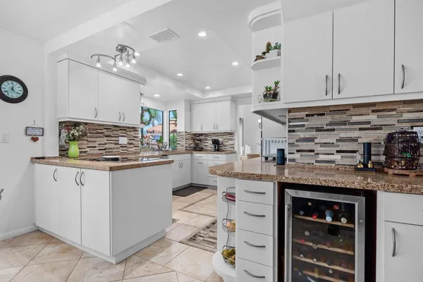 $1,790,000 | 1990 Avenida La Posta, Encinitas, CA 92024