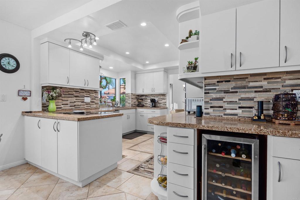 1990 Avenida La Posta Encinitas, CA 92024 - Photo 9 of 29