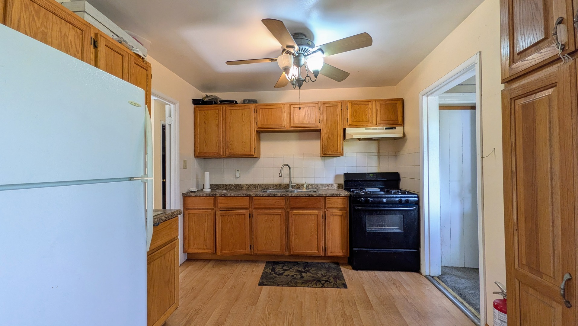 418 Arnold Avenue Romeoville, IL 60446 - Photo 3 of 16