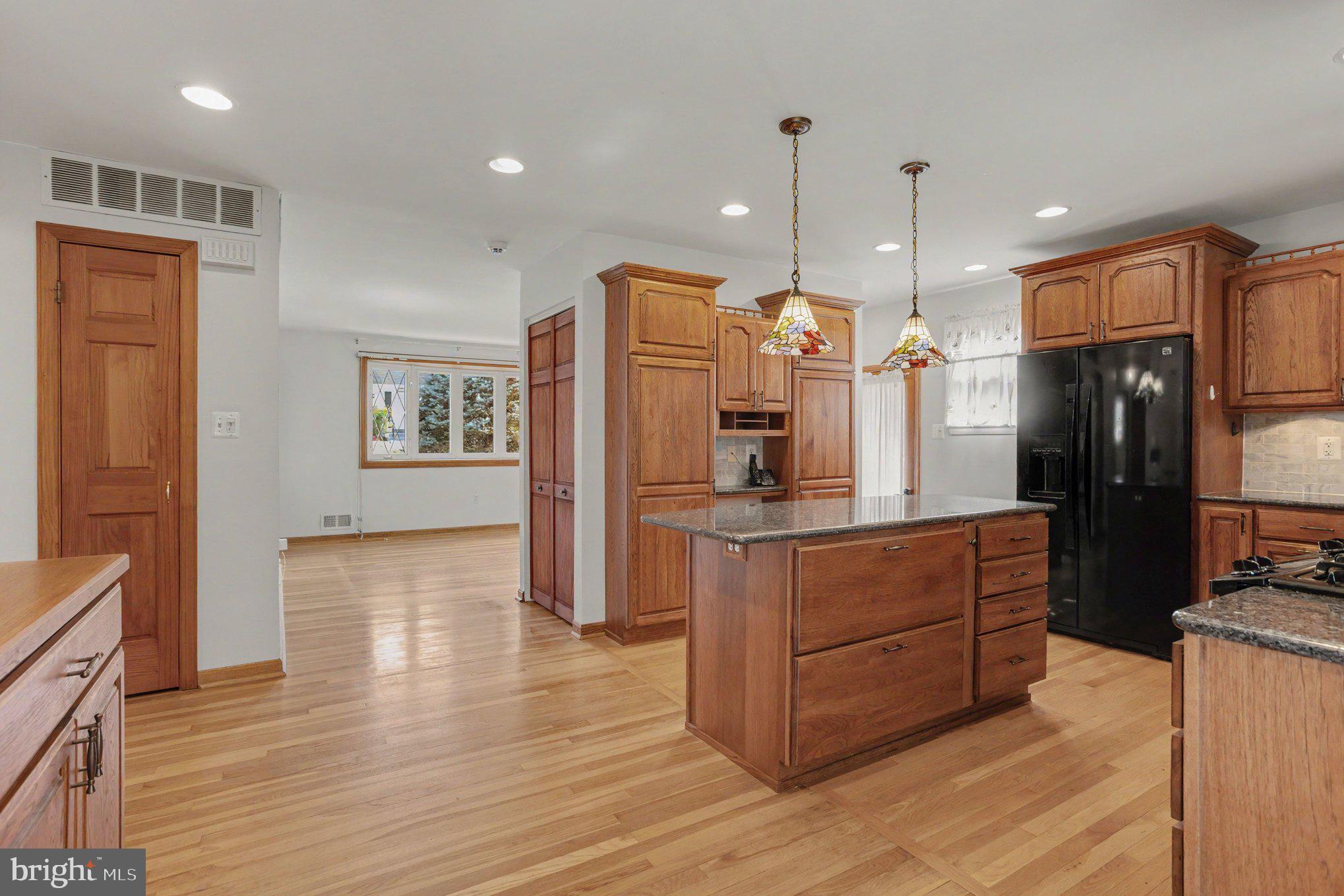 9618 Dundawan Road Nottingham, MD 21236 - Photo 5 of 39