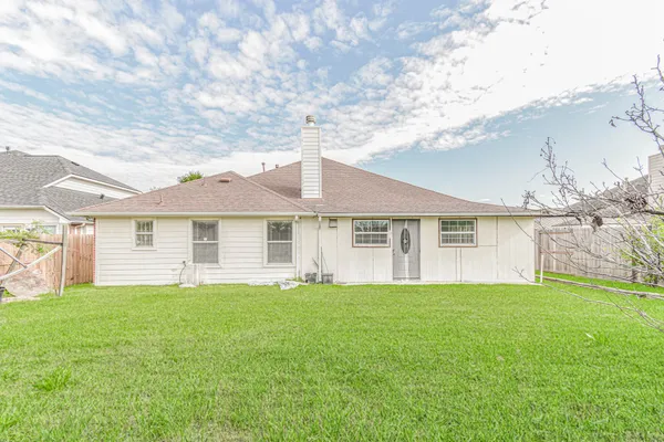 $2,100 | 13735 Branford Greens Drive, Houston, TX 77083