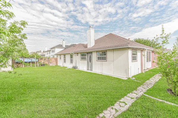 $2,100 | 13735 Branford Greens Drive, Houston, TX 77083