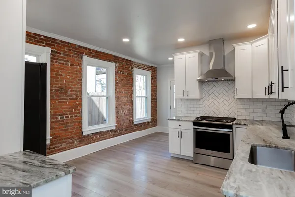 $299,900 | 617 East End Avenue, Lancaster, PA 17602