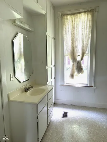 $158,900 | 711 Crockett Street, Covington, IN 47932