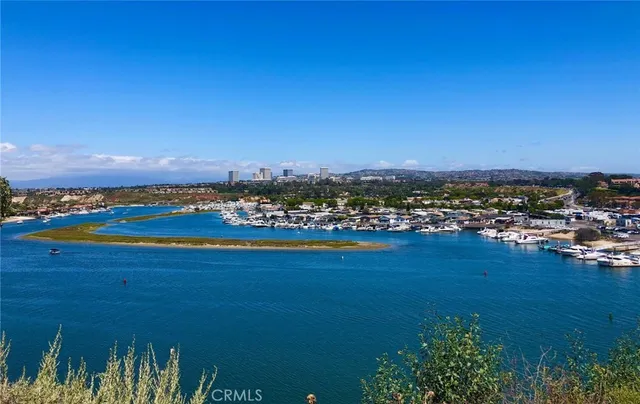 $575,000 | 311 Concord Lane, Newport Beach, CA 92660