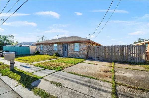 $1,390 | 2804 Guerra Drive, Violet, LA 70092