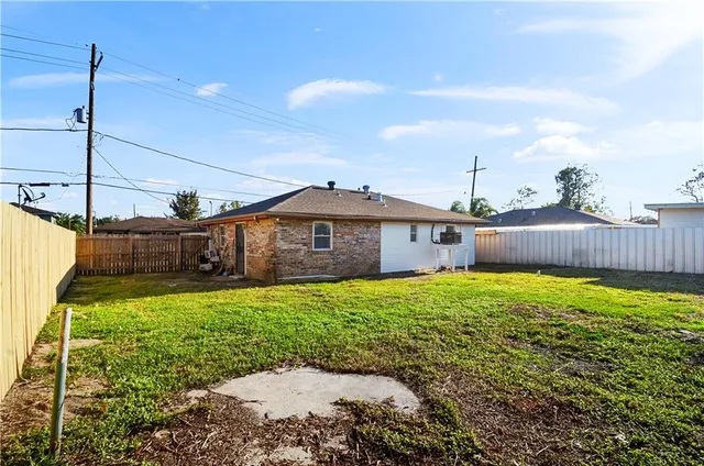 $1,400 | 2804 Guerra Drive, Violet, LA 70092