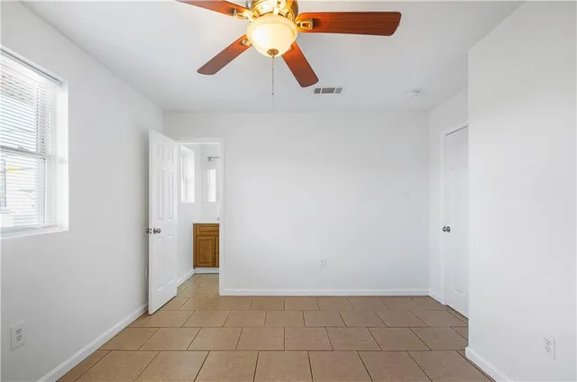 $1,400 | 2804 Guerra Drive, Violet, LA 70092