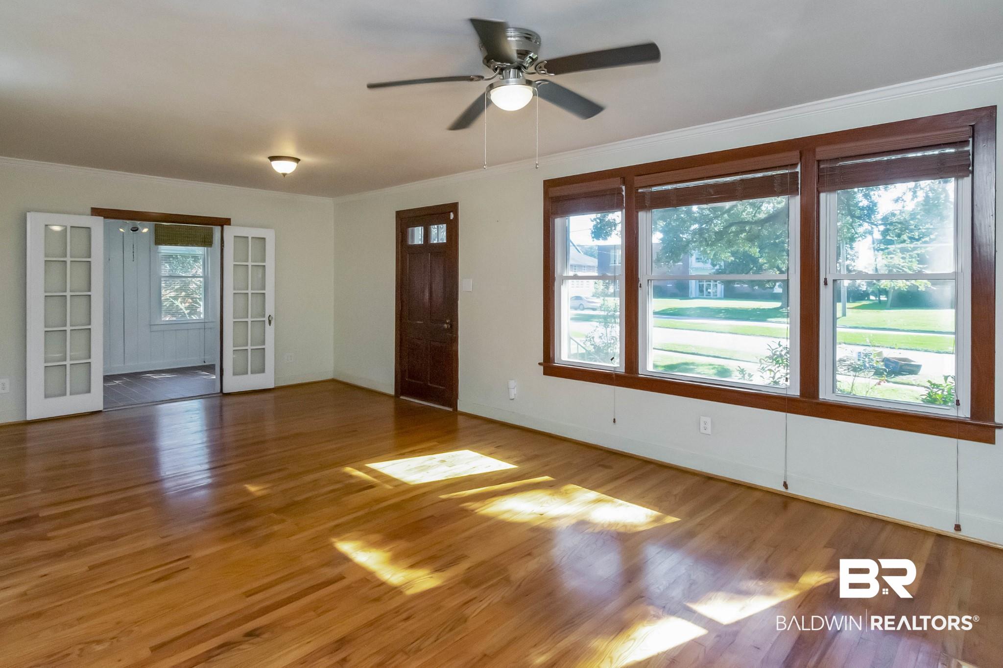 2608 Spring Hill Avenue Mobile, AL 36607 - Photo 6 of 36